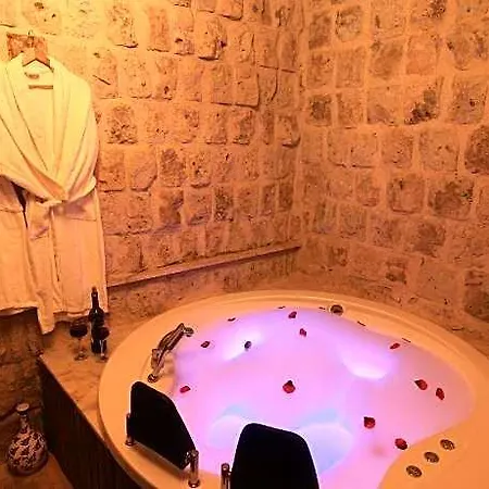 Katapa Stone House 4*